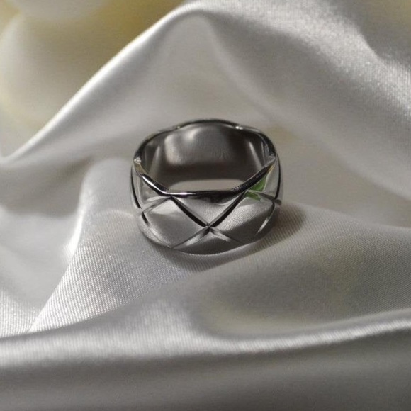 Minimalist cross ring - Picture 5 of 5